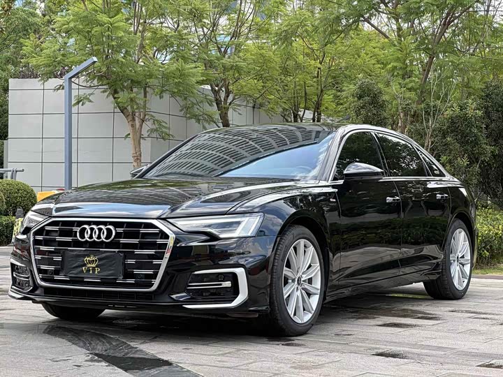 Фото 1 - Audi A6L