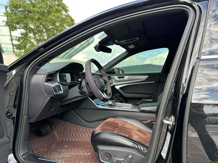 Фото 10 - Audi A6L