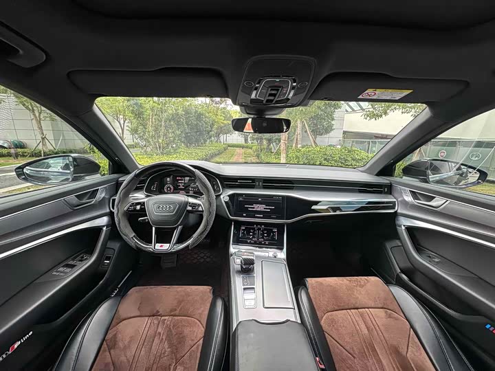 Фото 15 - Audi A6L