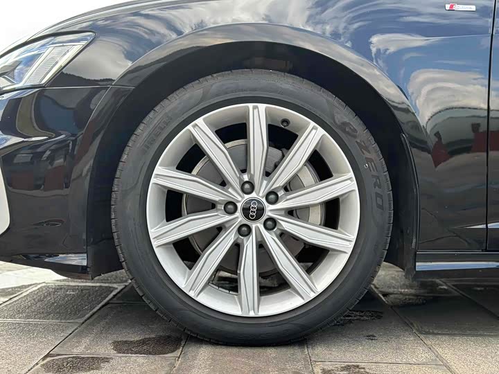 Фото 4 - Audi A6L