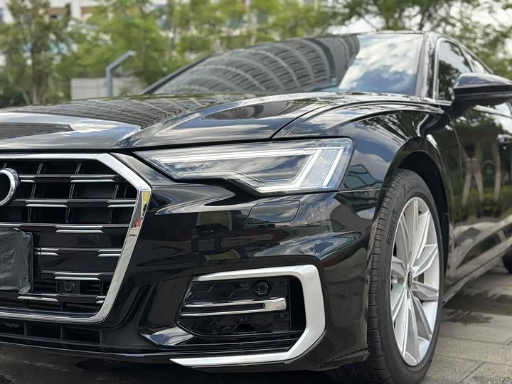 Фото 5 - Audi A6L