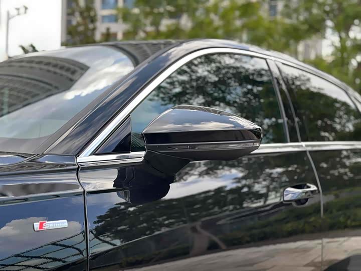 Фото 6 - Audi A6L