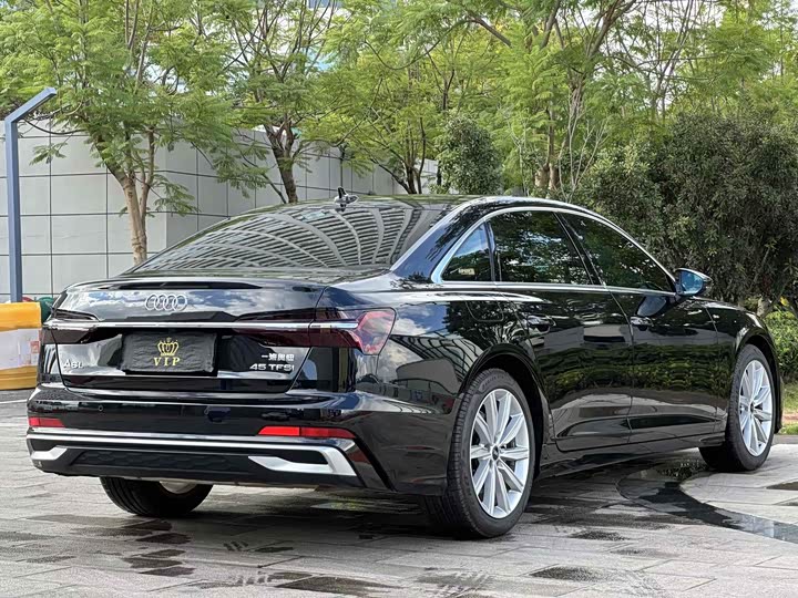 Фото 8 - Audi A6L