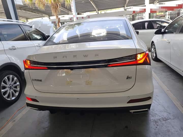 Фото 5 - Roewe i5