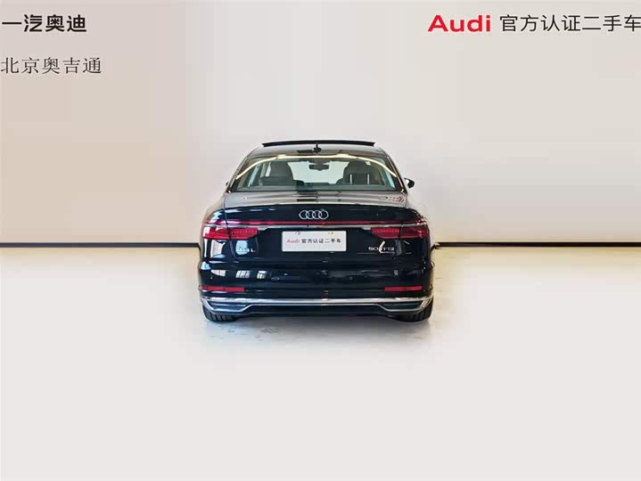Фото 2 - Audi A8
