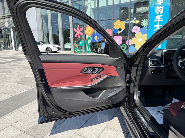 Фото 12 - BMW i3