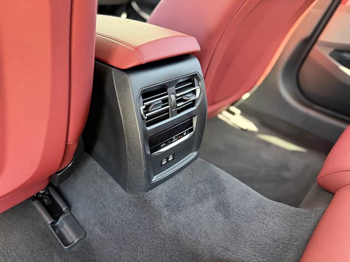 Фото 22 - BMW i3