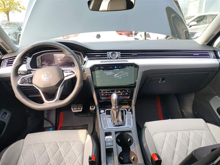 Фото 10 - Volkswagen Magotan