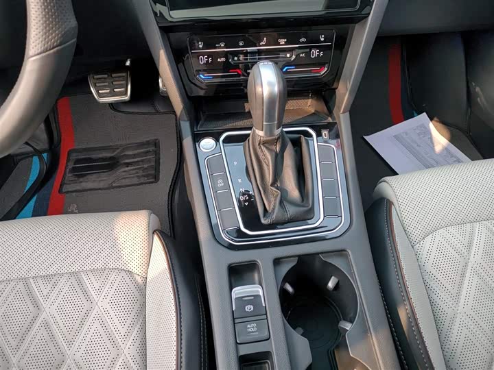 Фото 14 - Volkswagen Magotan