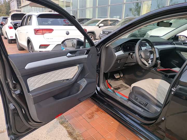 Фото 16 - Volkswagen Magotan