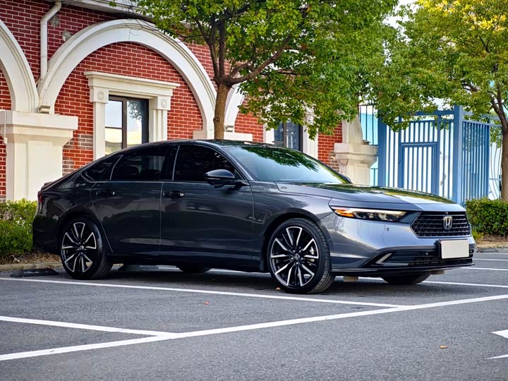 Фото 3 - Honda Accord