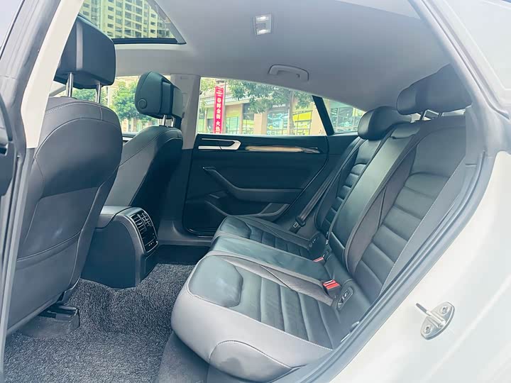 Фото 9 - Volkswagen CC