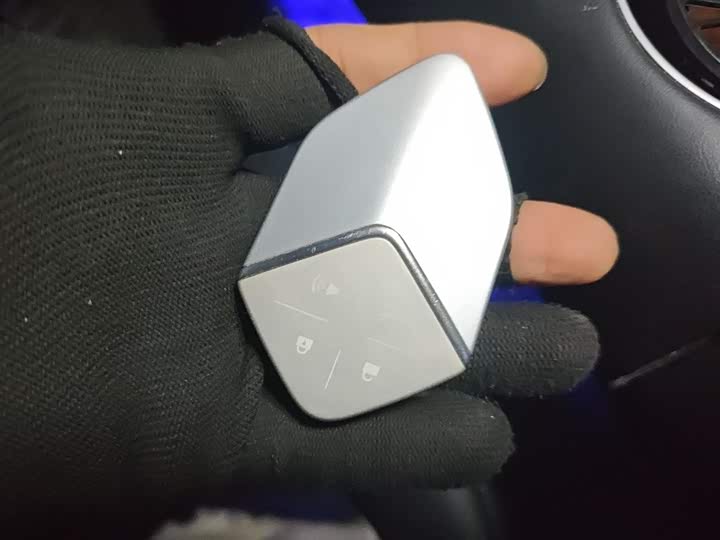 Фото 10 - Changan Deepal SL03