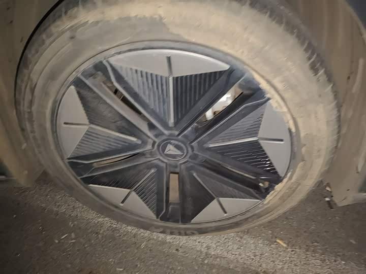 Фото 9 - Changan Deepal SL03