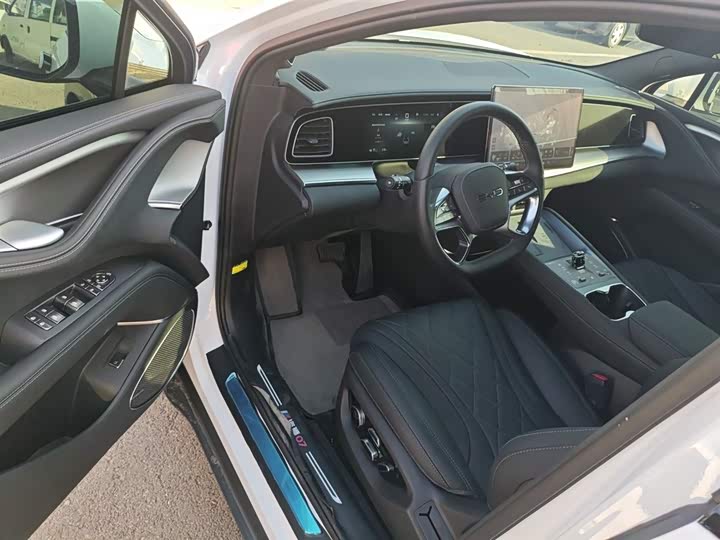 Фото 16 - BYD Sea Lion 07 EV