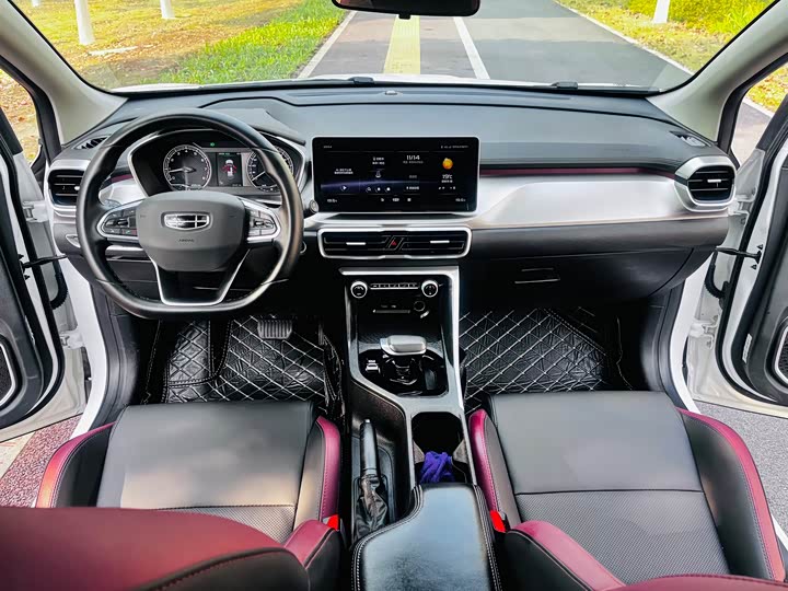 Фото 12 - Geely Coolray