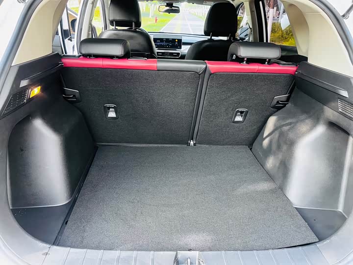 Фото 19 - Geely Coolray