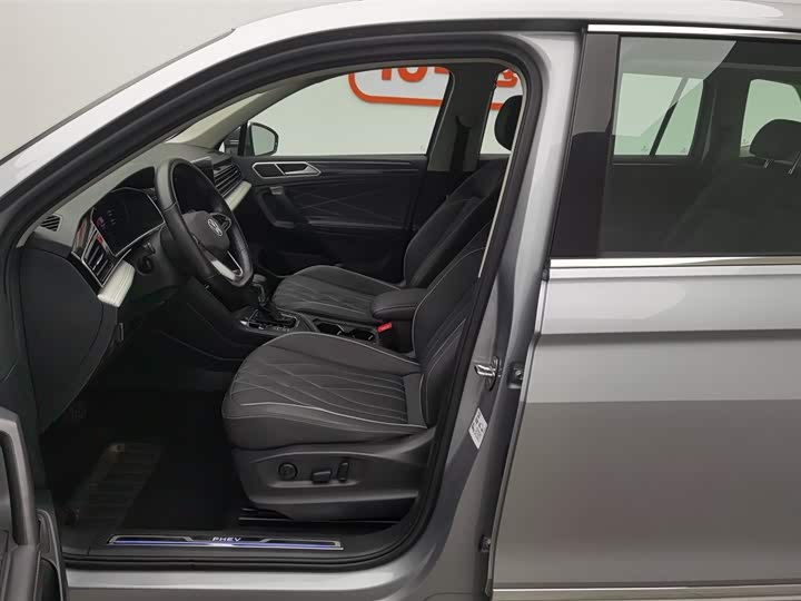 Фото 10 - Volkswagen Tiguan L Hybrid