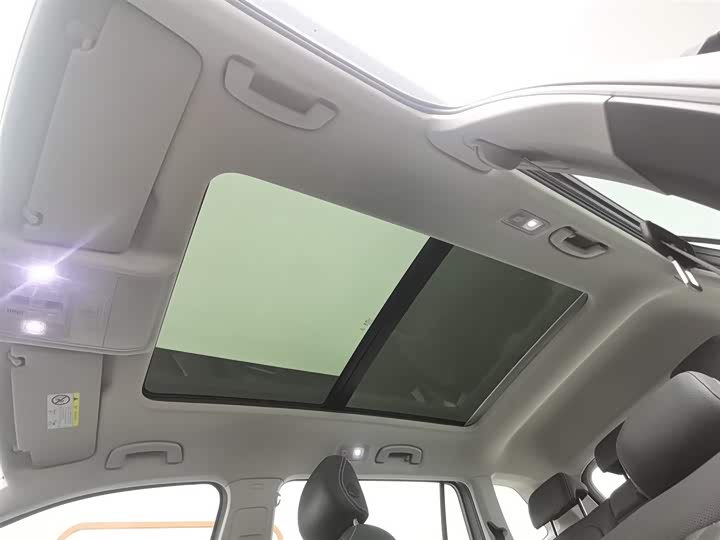 Фото 14 - Volkswagen Tiguan L Hybrid