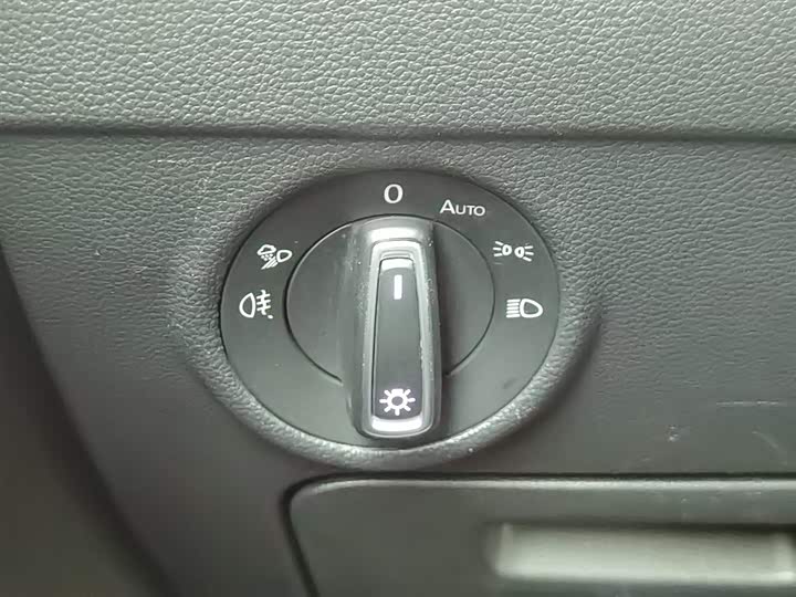 Фото 21 - Volkswagen Tiguan L Hybrid