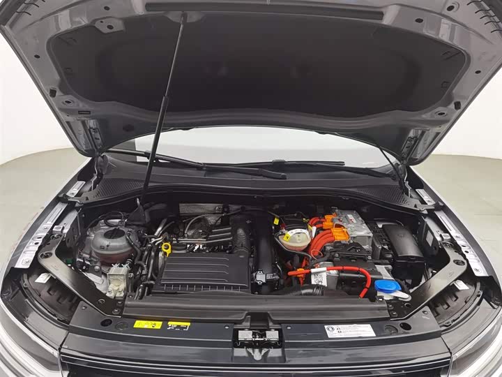 Фото 6 - Volkswagen Tiguan L Hybrid