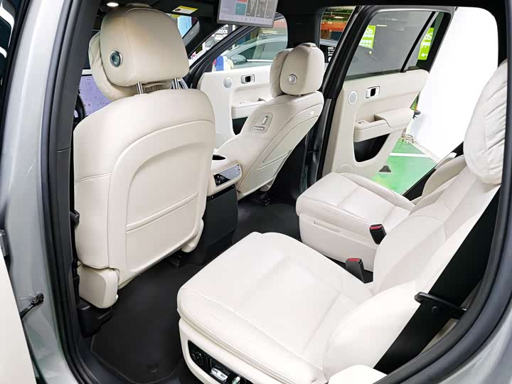 Фото 18 - LiXiang L8