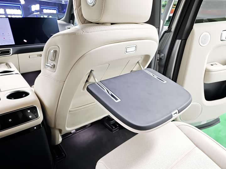 Фото 19 - LiXiang L8