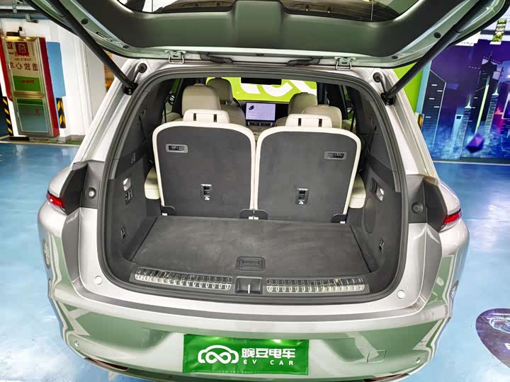 Фото 24 - LiXiang L8