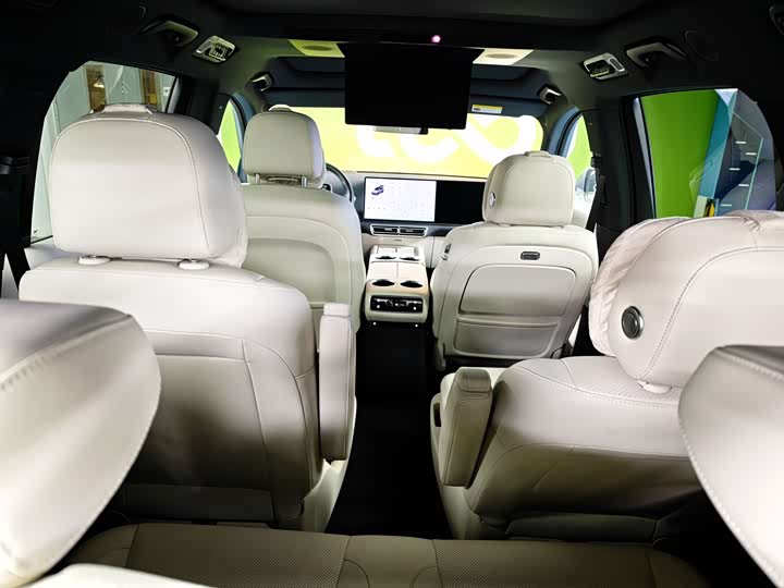 Фото 25 - LiXiang L8