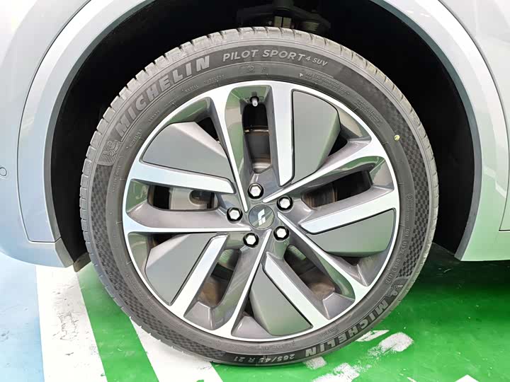 Фото 3 - LiXiang L8