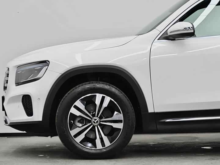 Фото 17 - Mercedes-Benz GLB-Class