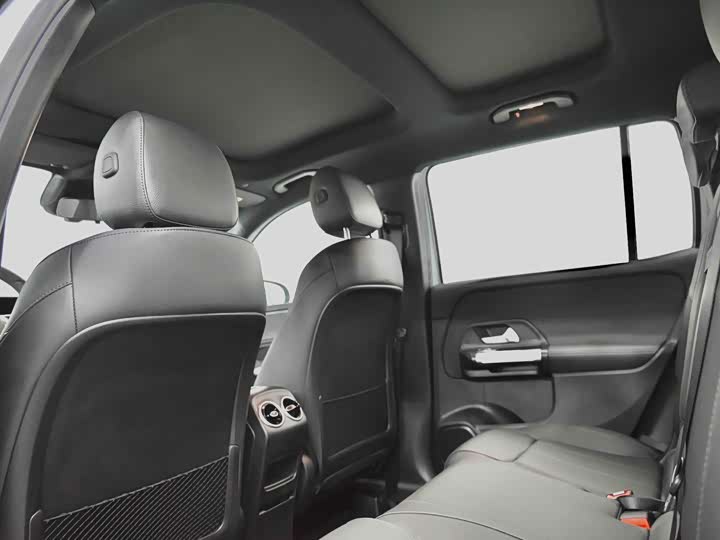 Фото 25 - Mercedes-Benz GLB-Class