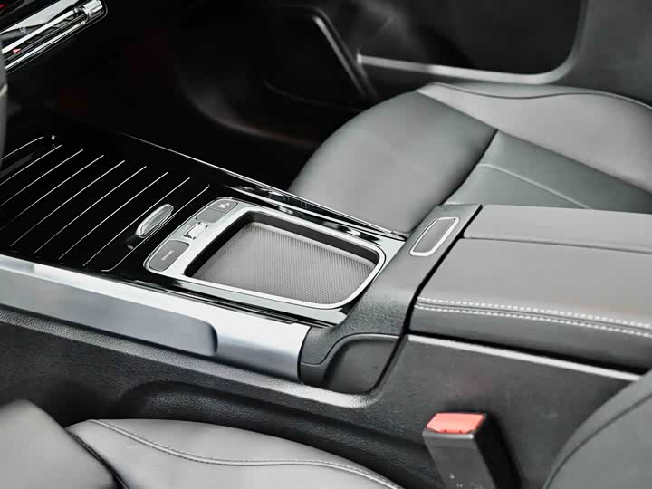 Фото 31 - Mercedes-Benz GLB-Class