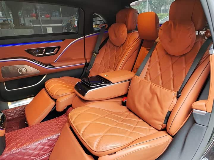 Фото 10 - Mercedes-Benz Maybach S-Class