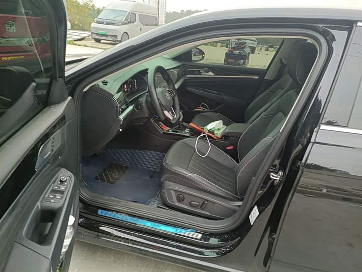 Фото 15 - Volkswagen Passat