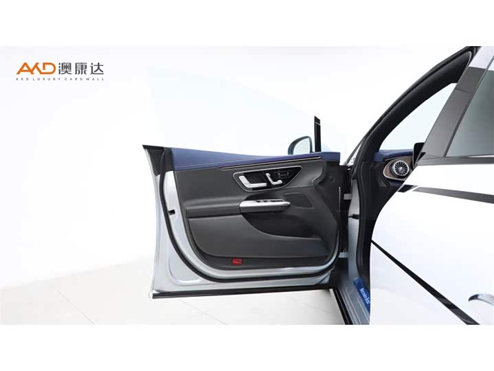 Фото 10 - Mercedes-Benz EQE