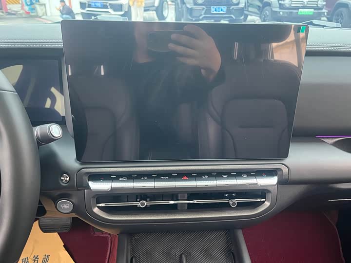 Фото 10 - Tank 300 Hybrid