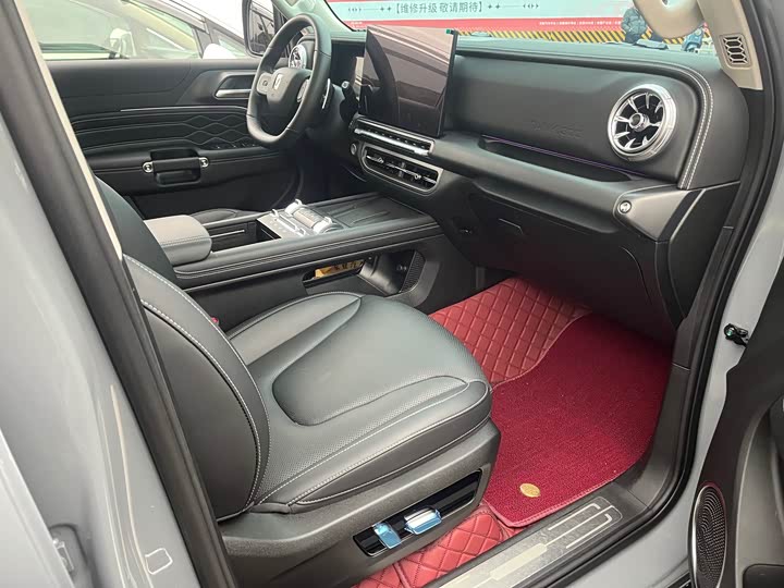 Фото 17 - Tank 300 Hybrid