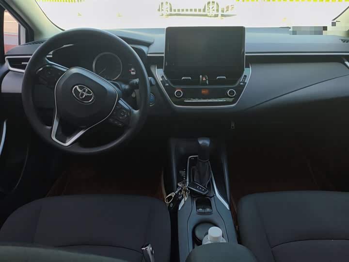 Фото 11 - Toyota Corolla