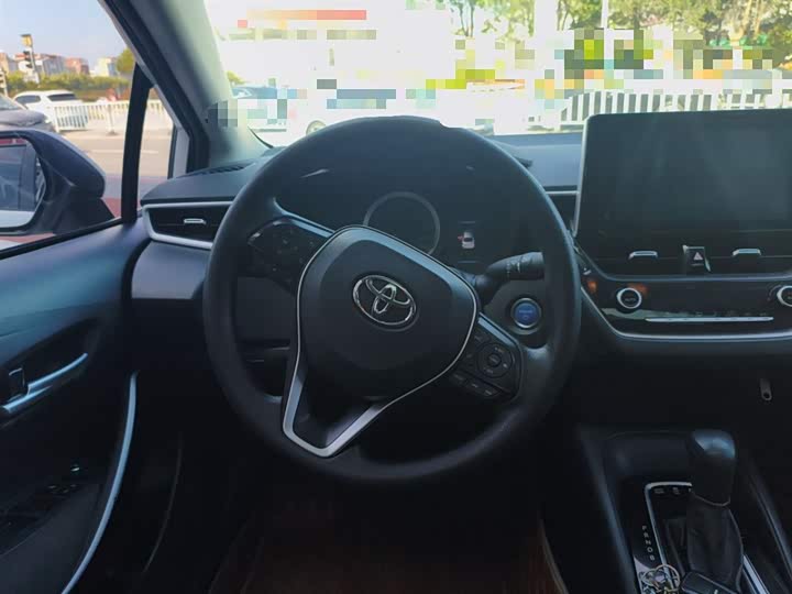 Фото 12 - Toyota Corolla