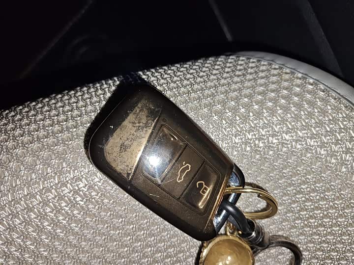 Фото 10 - Volkswagen Passat