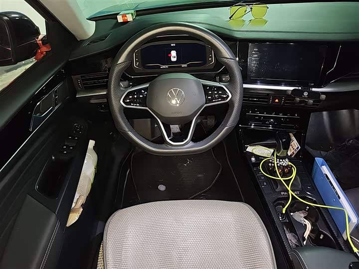 Фото 12 - Volkswagen Passat