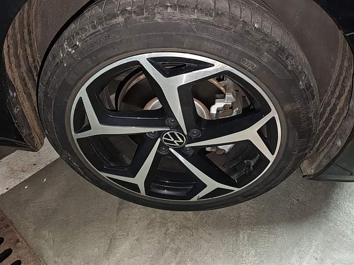 Фото 9 - Volkswagen Passat