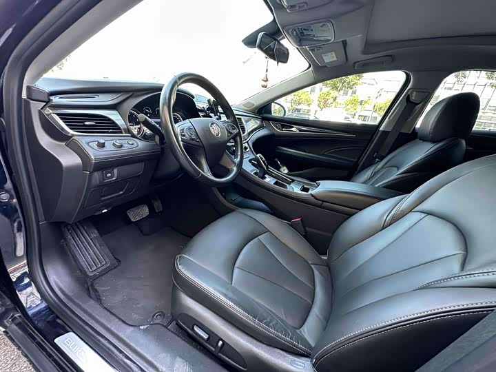 Фото 8 - Buick LaCrosse