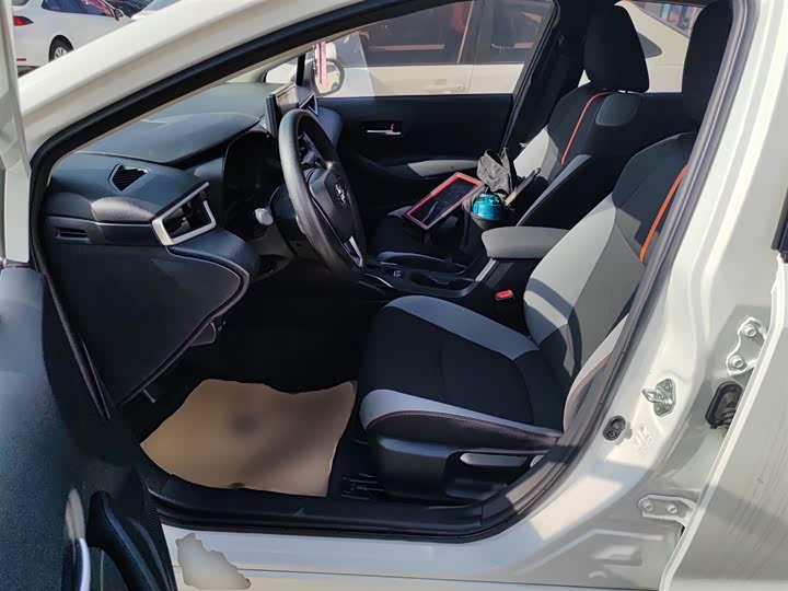 Фото 15 - Toyota Corolla