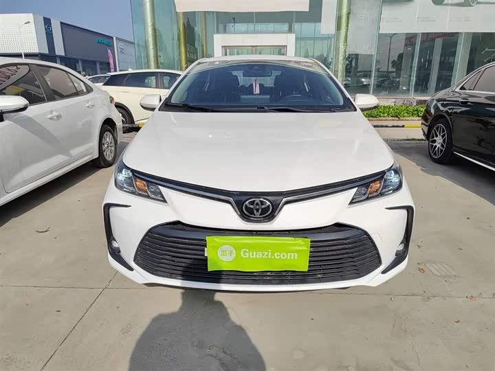 Фото 3 - Toyota Corolla