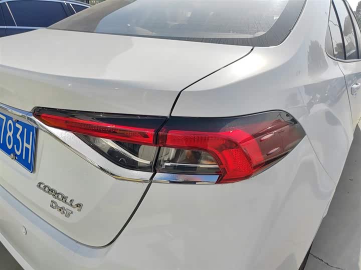 Фото 8 - Toyota Corolla