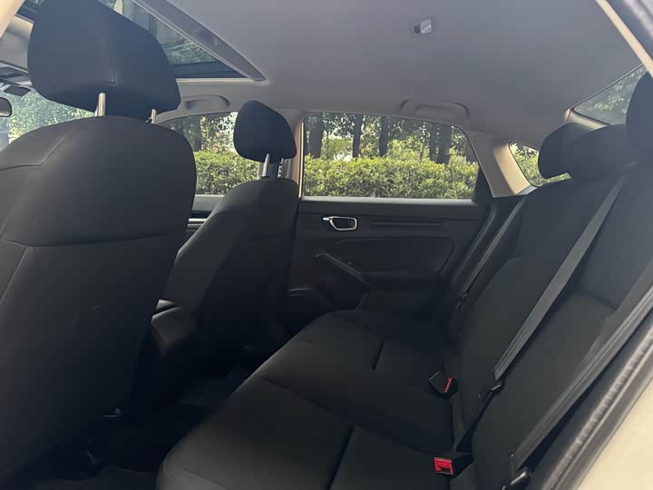 Фото 8 - Honda Civic