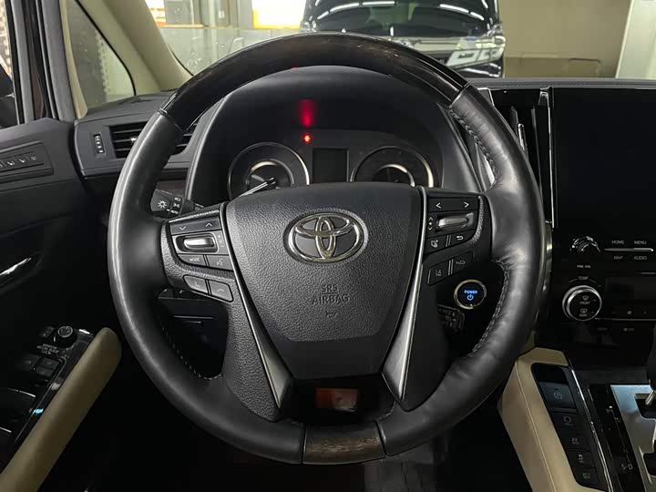 Фото 10 - Toyota Vellfire