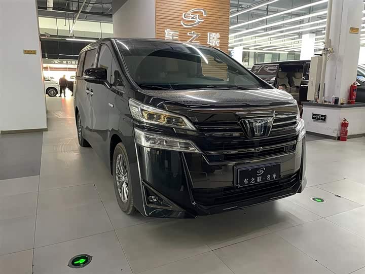 Фото 2 - Toyota Vellfire
